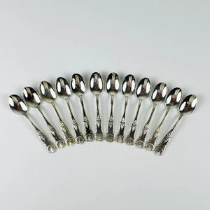 Juego de Cubiertos de Acero Inoxidable Duradero y Económico con un Diseño Elegante, Perfecto para Regalar y para Hacer que la Cena Sea Más Elegante - Product Image 1