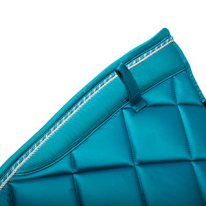 Fournisseur équestre en gros, sur mesure, de tapis de selle pour chevaux de haute qualité, en satin, avec doublure en maille et rembourrage en mousse polyfill - Product Image 3
