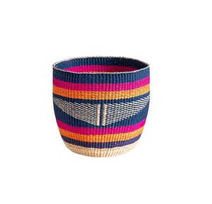 Cesta de mimbre marino al por mayor con diseño de bloques de color a rayas, contenedor de almacenamiento y cesto de ropa sucia con asas - Product Image 1