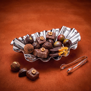 Elegant Wave Pattern Stainless Steel Serving Bowl High Shine <b>Chrome</b> Finish Oval Shape Perfect For Chocolates Nuts Or Home Decor - Product Image 6