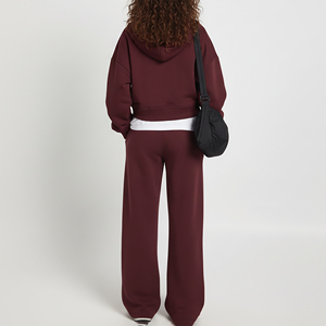 ชุดออกกำลังกายผู้หญิงราคาส่ง ชุดเซ็ตสองชิ้นผ้าเฟรนช์เทอร์รี่ มีฮู้ด ปักโลโก้ - Product Image 2