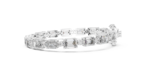 Bracelet en or blanc 18 carats avec diamants et émeraudes, bijoux fins de luxe, 33 pierres scintillantes, cadeau de mariage, élégant pour femme - Product Image 4