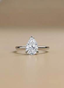 Bague en or blanc 14 carats avec diamant de laboratoire certifié IGI, taille poire 2 carats, couleur F, pureté VS1, de luxe, pour femme, pour fiançailles, fabrication artisanale de qualité supérieure - Product Image 5