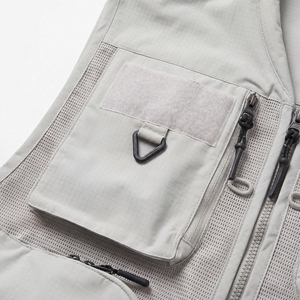 Chaleco Utilitario Gris Versátil |   Equipo para Exteriores con Múltiples Bolsillos - Product Image 4