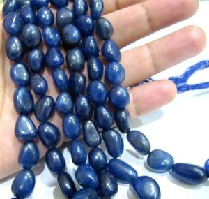 Perles en saphir teinté, forme de pépite, 10 à 15 mm, brin de 15 pouces - Product Image 3