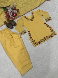 เสื้อคุर्ตาแบบดั้งเดิมสำหรับผู้หญิงสไตล์อินเดีย/ปากีสถาน ปักลายดอกไม้สีแดง ผ้าชีฟองแห้งเร็ว เหมาะสำหรับงานแต่งงาน - Product Image 2