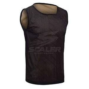 Chalecos de entrenamiento de fútbol profesionales con material de malla transpirable para entrenamiento de equipos y práctica de partidos. - Product Image 3
