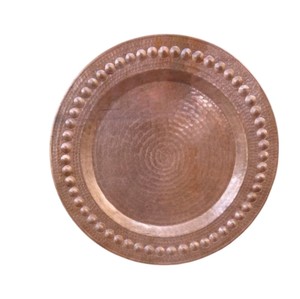 Plato de cobre martillado redondo de lujo hecho a mano, base metálica antigua para decoración de mesas de boda - Product Image 1