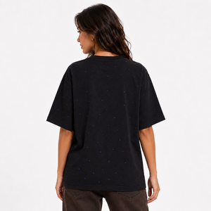 เสื้อเชิ้ตผู้หญิงทรงหลวมสีดำประดับคริสตัล ตกแต่งด้วยเพชรทั่วตัว แขนเสื้อแบบดรอปไหล่ ผ้าฝ้าย รับสกรีนโลโก้ด้านหน้า - Product Image 2