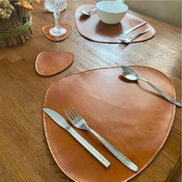 Prisma Designs PLP 330 Set de table de luxe en cuir PU à bords festonnés, imperméable, résistant à la chaleur, antidérapant, écologique, haute qualité