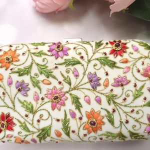 Pochette à bijoux vintage traditionnelle, nouvelle tendance, élégante, brodée, en tissu, avec fermeture à bouton, portable, pour soirée - Product Image 6