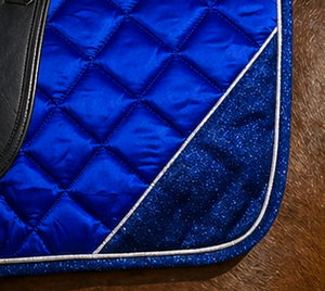 Elegante almohadilla de satén acolchada para salto ecuestre, cómoda, con parche brillante, antideslizante, para silla de montar, espuma de 18 mm, diseño personalizable, duradera - Product Image 5