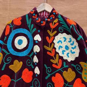 Veste en velours violet de luxe pour femmes avec col montant brodé de fleurs, style bohème, manches longues, vêtements d'extérieur pour femmes pour l'automne - Product Image 2