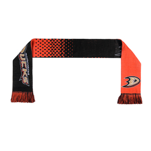 Écharpe de supporter de football tricotée sur mesure, brodée avec le logo de l'équipe de football, pour la promotion, les événements sportifs et les supporters - Product Image 2
