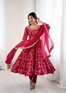 Robe de mariée une pièce avec dupatta Rani pour femme, en géorgette brodée, travail de sequins, 80477 - Product Image 4