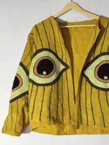 Veste brodée à la main motif œil turc moutarde – Manteau Suzani bohème à devant ouvert – Vêtement d'extérieur artistique et affirmé - Product Image 6