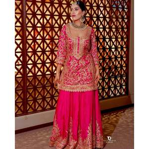 Hermoso conjunto Dupatta superior y elegante para mujer para fiestas - Product Image 1