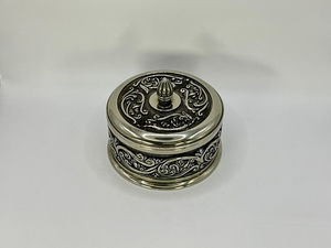 Boîte décorative en métal de qualité supérieure, organisateur de rangement fait main, accent décoratif par Tradebyd - Product Image 2