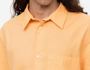 Camisa casual de manga larga para hombre, 100% algodón, con cuello vuelto, diseño de sublimación, logotipo clásico bordado en la solapa. - Product Image 3