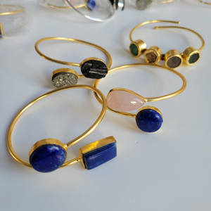 กำไลข้อมือแฟชั่นหินธรรมชาติคุณภาพดีที่สุด โรสควอตซ์ ลาพิส สำหรับผู้หญิงและเด็กผู้หญิง ขายส่ง กำไลข้อมือทันสมัย - Product Image 2