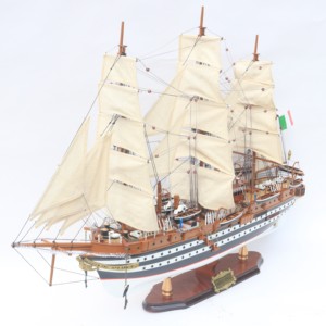 AMERIGO VESPUCCI - Modèle de voilier italien - Artisanat pour collection d'art ou cadeau d'affaires - Product Image 1