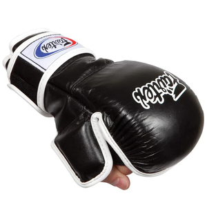 Guantes de Boxeo Fairtex Personalizados Nuevos, Guantes de Entrenamiento de Cuero Original Negro OEM para Lucha Profesional de MMA, Guantes Fairtex con Correa - Product Image 3