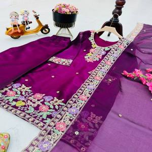 Conjunto Kurti Palazzo Bordado para Mujer VASTRA COTTAGE con Dupatta, Adorno de Lentejuelas, Cuello Redondo, Traje Festivo para Fiestas - Product Image 3