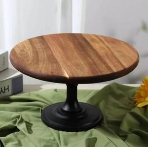 Support à gâteau en bois d'acacia avec base en fer, écologique, durable, sans danger pour les aliments, fait main, rond, pour la présentation de gâteaux, pâtisseries, boulangeries - Product Image 1