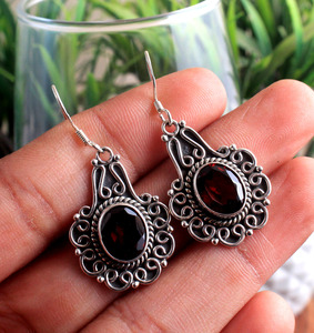 Wholesale Natural <b>Garnet</b> <b>Earrings</b> 925 Sterling Silver Handmade <b>Garnet</b> Dangle <b>Earrings</b> Red Gemstone Jewelry for Women - Product Image 2