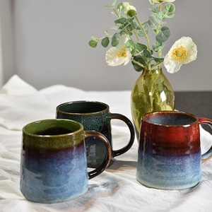 Taza de Café de Cerámica con Esmalte Reactivo Degradado, Diseño de Cuerpo Ancho, Asa de Agarre Firme, Retención de Calor Superior para Uso Diario - Product Image 4