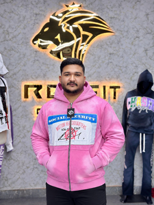 Sudadera con capucha rosa personalizada para hombre, con cremallera completa, diseño gráfico, estilo urbano, forro polar, informal, holgada, para invierno. - Product Image 2