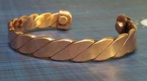 Bracelet en cuivre massif artisanal de qualité supérieure pour hommes et femmes, bracelet en cuivre réglable fait à la main - Product Image 4