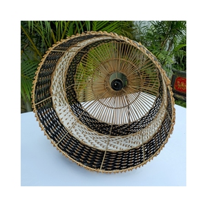 Lámpara de Techo de Ratán Hecha a Mano Hien Luong, Ratán Natural, Fibras Sintéticas Coloridas, Ecológica, Resistente al Calor, Duradera, para Bares - Product Image 4