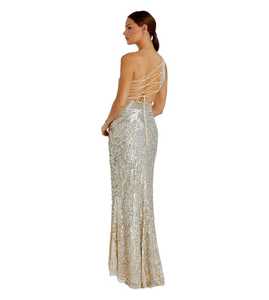 Vestido de noche largo de gasa plateada con un solo hombro descubierto, espalda cruzada, lentejuelas, corte ajustado, cintura imperio y cola capilla - Product Image 2