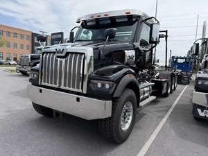 Tracteur routier diesel 6x4 à charge lourde, camion semi-remorque robuste pour la logistique industrielle et le transport routier de marchandises - Product Image 3