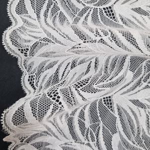 Tela de Encaje Elástica Ligera con Patrón de Hojas, 17.5cm, Nylon y Spandex, Borde Festoneado para Lencería, Vestidos y Novias - Product Image 3