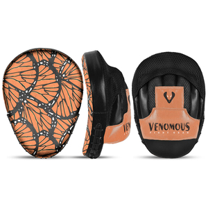 Guantes de Boxeo Venomous Fight Gear, Color Negro y Naranja, Cuero Transpirable, Cierre de Gancho y Bucle, Equipo de Protección Profesional - Product Image 1
