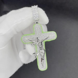 Collar con Colgante de Cruz de Jesús Luminoso que Brilla en la Oscuridad, Chapado en Rodio con Diamantes Incrustados, para Fiesta - Product Image 1