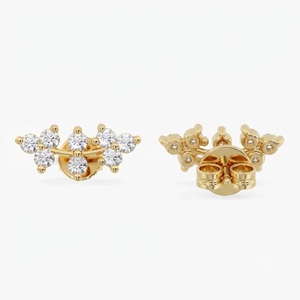 Pendientes de tuerca tipo ear climber de oro de 18K con diseño de racimo curvo y diamantes delicados cultivados en laboratorio - Product Image 5