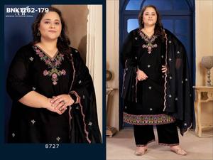 Nouvelle collection de kurta-pantalon et dupatta en pur coton de qualité supérieure, brodés et grandes tailles, fabriqués en Inde. - Product Image 5