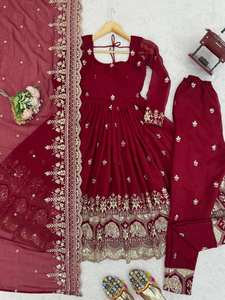 Conjunto Anarkali de Seda con Textura Rígida y Detalles Bordados, Estilo Bollywood, Largo hasta el Suelo, para Fiestas y Eventos Festivos - Product Image 6