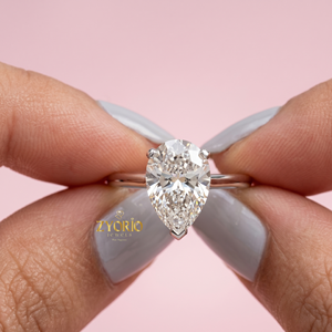 Bague de fiançailles solitaire en or 18 carats avec diamant poire, bijou de luxe pour femme - Product Image 4