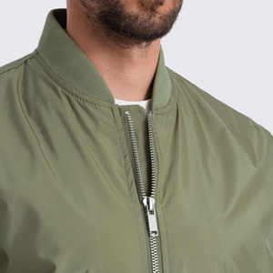 Nouvelle veste bomber streetwear élégante avec logo personnalisé, tissu respirant, poches, grande taille, doudoune tendance pour homme - Product Image 4