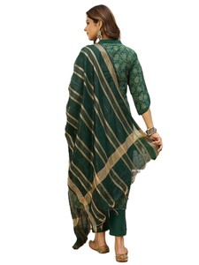 Ensemble ethnique 3 pièces pour femmes : Kurta droite en coton imprimé, pantalon et dupatta - Product Image 2