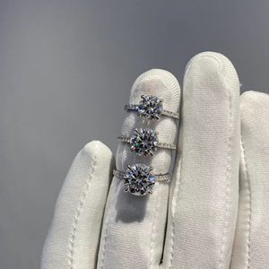 แหวนหมั้นมอยซาไนต์ • แหวนเพชรโมอิสซาไนต์ทรงกลม 3.5 กะรัต • แหวนเคลือบทองพรีเมียม • ดีไซน์แบบ Cathedral + สายรัดแบบซ่อน - Product Image 3