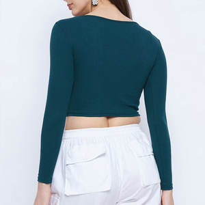 Nueva camiseta corta de manga larga para mujer con estampado de transferencia térmica, diseño básico con estampado de periódico y cuello redondo. - Product Image 3