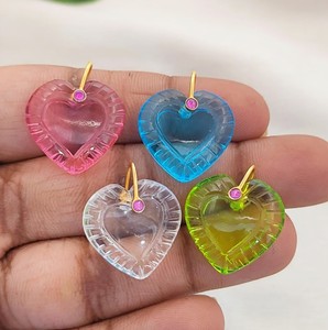 Colgante de Cuarzo Fresa en Forma de Corazón de 20mm Hecho a Mano al por Mayor - Proveedor de Joyería con Dijes de Corazón Bañados en Oro - Product Image 2