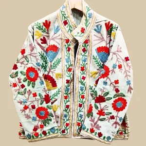 Elegante Chaqueta de Algodón Crema para Mujer, Bordada con Flores Coloridas, Prenda Exterior de Diseño Étnico - Product Image 1