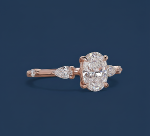 Anillo de Diamante Ovalado Cultivado en Laboratorio de 1.26 Quilates, Oro Rosa de 14K, VVS2, Certificado IGI, Anillo de Compromiso de Tres Piedras, Venta al Por Mayor - Product Image 2