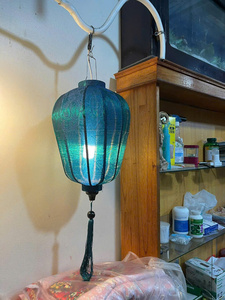 Farol Colgante de Seda Hecho a Mano en Color Azul Púrpura para el Festival de Medio Otoño, Bodas, Decoración del Hogar y Eventos - Caryln Ecológico y Duradero - Product Image 1
